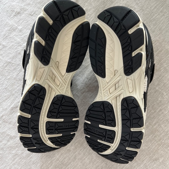 Asics Gel-Kayano 20 HAL STUDIOS Bone Mens 8.5 Womens 10
